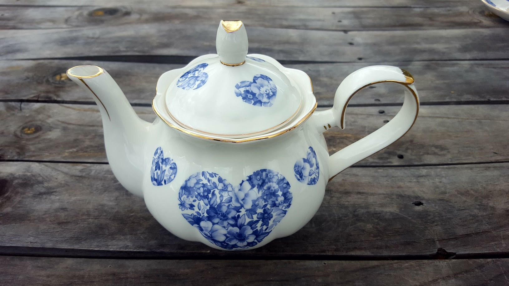 Blue Meadow Heart 4cup Teapot (custom) Blue Meadow Heart 4cup Teapot (custom)