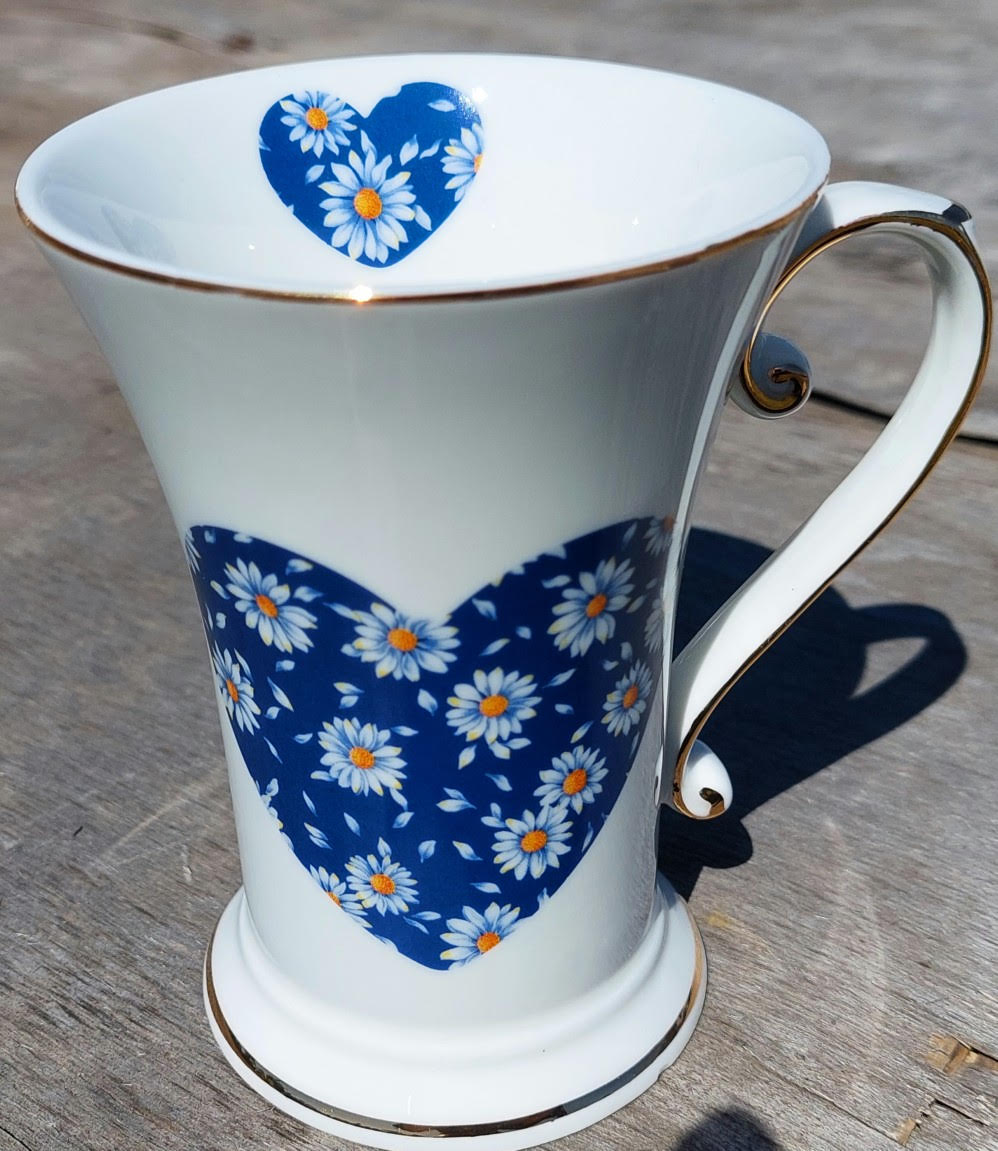 Blue Daisy Heart Tall Beaker (Custom) Blue Daisy Heart Tall Beaker (Custom)