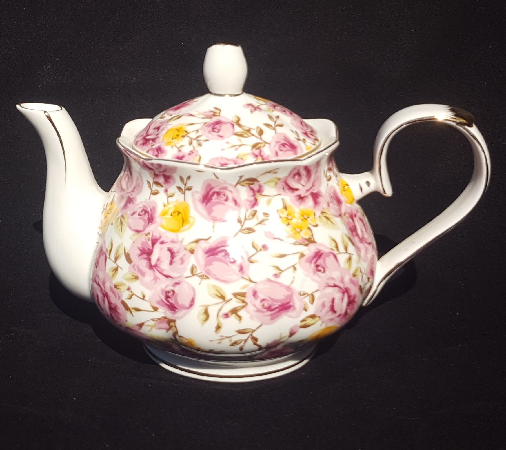 Candy & Lemon Rose Bloom 4 cup teapot Candy & Lemon Rose Bloom 4 cup teapot