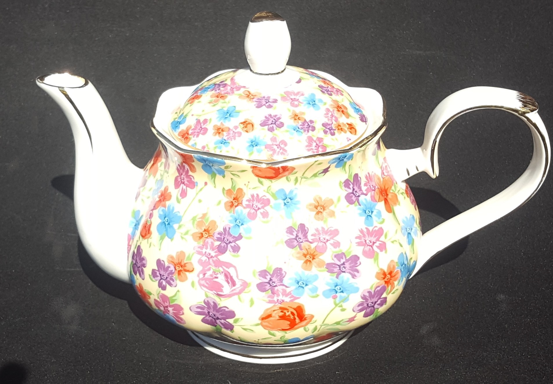 Cream Flower Garden 4 cup teapot Cream Flower Garden 4 cup teapot