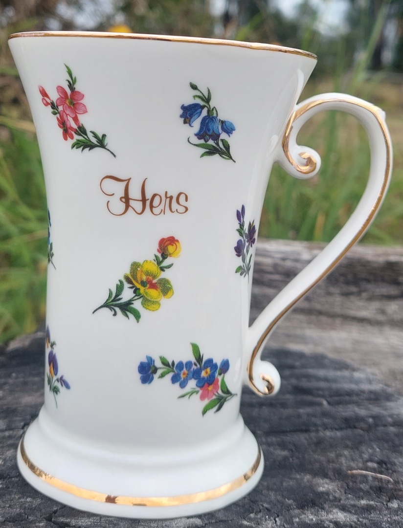 Hers Tall Beaker (Custom) Hers Tall Beaker (Custom)