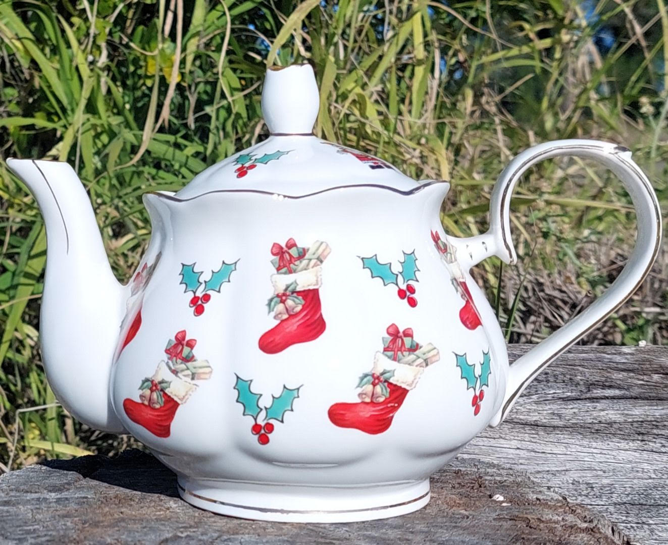 Red Stocking Teapot (Custom) Red Stocking Teapot (Custom)